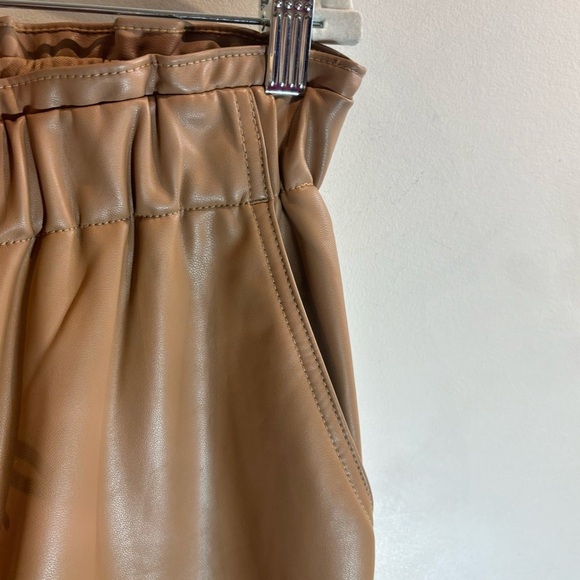 ABERCROMBIE &  FITCH Sz L Paperback Waist Drawstring Faux Leather Joggers Pants - Picture 4 of 9